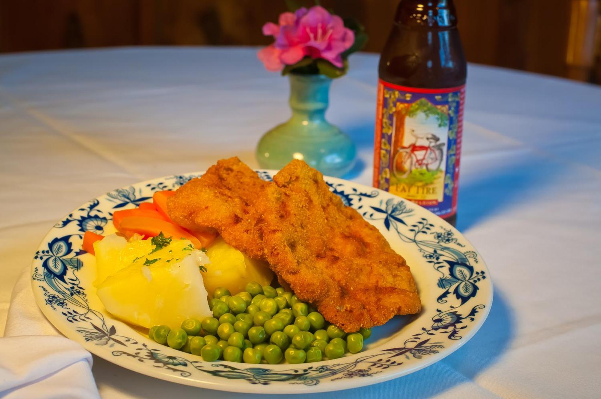 Bavarian Inn Motel & Restaurant 尤里卡斯普林斯 外观 照片